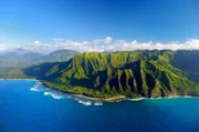 Luftaufnahme der spektakulären Na Pali Küste, Insel Kauai - Hawaii.