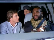 Das A-Team will Bobby Sherman (Moosie Drier, li.) helfen. Bei einer Schießerei wird B.A. (Mr. T., re.) verletzt...