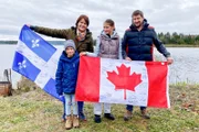 Auf und davon Staffel 16 Familie Steinmann ist nach Kanada ausgewandert und übernimmt einen Bauernhof: Laura, Tamara, Julia und Adrian Steinmann