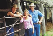 Von links: Nick (Myles Pollard), Tess (Bridie Carter) und Alex (Aaron Jeffery).