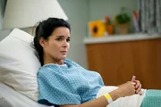 Nach dem letzten Einsatz liegt Jane Rizzoli (Angie Harmon) im Krankenhaus. Eine schreckliche Nachricht: Durch die schweren Verletzungen hat sie ihr Baby verloren.