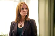 Nola Falacci (Alicia Witt) macht eine äußerst überraschende Entdeckung, als sie im Fall einer vergewaltigten Stripperin ermittelt.