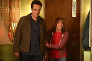 Reverend TimTom (Paul Hipp, l.); Frankie (Patricia Heaton, r.)
