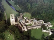 Luftaufnahme Zisterzienserabtei Fountains Abbey.
