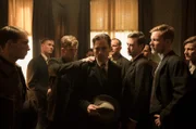 Gereon Rath (Volker Bruch) bekommt nach den Mai-Unruhen von den Angehörigen der Opfer zugesetzt.