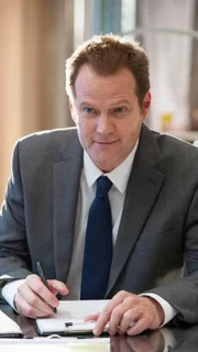 Andrew Strong (Jack Coleman)