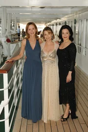 Katja Flint, Tina Ruland und Julia Stemberger in "Das Traumschiff: Perth".
