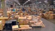 Die größte Luftfrachthalle am Frankfurter Flughafen: Bis zu 800 Tonnen täglich bewegen die Mitarbeiter bei DB Schenker Jetcargo im Süden des Frankfurter Flughafens.