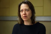 Helen Bartlett (Nicola Walker)