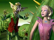 Elina versteckt sich vor Fungus, dem Helfer der bösen Hexe Laverna.