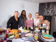 V.l.: Ute, Prisca, Sandra, Karina, Kandidatin Kathleen