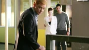Die Leiterin der PR-Abteilung eines Pharmazie-Unternehmens wurde get&ouml;tet. Die Ermittlungen f&uuml;hrt Horatio (David Caruso, l.) und Eric (Adam Rodriguez) zu der Gesch&auml;ftsf&uuml;hrerin  des Unternehmens, Alyssa Prince (Laura Leighton), die brisanterweise &uuml;ber gute Kontakte zur Mala Noche verf&uuml;gt.