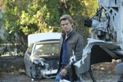 MacGyver (Lucas Till) glaubt, dass seine Ex-Freundin Nikki Carpenter hinter dem Auftragskiller steckt. Doch hat sie es wirklich auf sein Leben abgesehen?