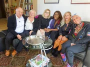 V.l.: Shoppingbegleiter Michael mit Kandidatin Ute, Karina, Prisca, Sandra, Kathleen