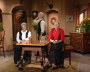 In the middle: Erasmus Grantelhuber (Peter Steiner)