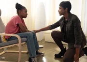 Amy Bellafonte (Saniyya Sidney, l.); Dr. Major Nichole Sykes (Caroline Chikezie, r.)