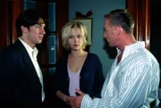 L-R: Kommissar Moser (Tobias Moretti), Frau Liz (Eva Haßmann) und Mick Konrad (Wilfried Hochholdinger)