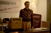 Toni trennt sich von Hartmut (Julius Feldmeier).