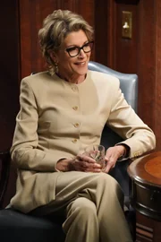 Präsidentin Hagemeyer (Wendie Malick)