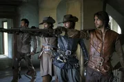 ITALIA 1 - 1A TV  NELLA FOTO, DA SINISTRA: HOWARD CHARLES (PORTHOS), SANTIAGO CABRERA (ARAMIS), TOM BURKE (ATHOS) E LUKE PASQUALINO (D'ARTAGNAN)