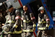 V.l.: Joe Cruz (Joe Minoso), Capt. Dallas Patterson (Brian White), Kelly Severide (Taylor Kinney)