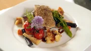 Restaurant Burg Rabenstein - Wildschwein unter Nusskruste.