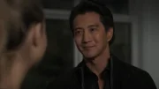 Dr. Alex Park (Will Yun Lee). Die Verwendung des sendungsbezogenen Materials ist nur mit dem Hinweis und Verlinkung auf RTL+ gestattet.