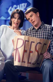 Lois (Jane Kaczmarek, l.) und Hal (Bryan Cranston, r.) sehen verzweifelt mit an, wie Reese seinen Kampf verliert ...