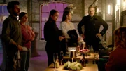 V.l.: Valea (Antonia Kolano), Matteo (Riccardo Angelini), Lucie (Julia Wiedemann), Charlotte "Charlie" (Shaolyn Fernandez), Henning (Stefan Bockelmann) und Daniela (Berrit Arnold) sind schockiert...