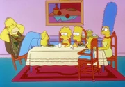 Auch im Kreis seiner Familie benimmt sich Homer wie ein Flegel.