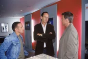 Semir (Erdogan Atalay) und Tom (René Steinke) konfrontieren den Chef des Softwarekonzerns "Microprotec", Georg Seiler (Moritz Lindbergh), mit dem Vorwurf, einen Computervirus installiert zu haben, um ein großen Absatzmarkt für die eigenen Produkte zu schaffen.