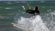 Kite-Drachen-Tester in der Ostsee auf Fehmarn.