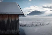 Der winterliche Weissensee in Kärnten, Österreich