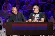 Rateteam-Kapitän Elton (r.) mit Schauspieler und Satiriker Oliver Kalkofe (l.).