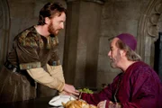 Tony Curran (König Stephen), Gordon Pinsent (Bischof).