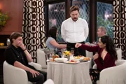 Jesse (Chris Lowell, l.); Parker (Meaghan Rath, r.)