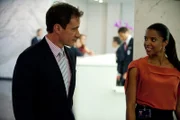Peter Burke (Tim DeKay) und Miss Samuel (Renee Elise Goldsberry)