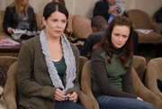 (v.l.n.r.) Lorelai (Lauren Graham); Rory (Alexis Bledel)