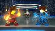 Die Ninja versuchen den Rachestein-Schmugglern auf die Schliche zu kommen, doch Miss Achtung stellt sich ihnen in den Weg. Als der Versuch zu scheitern droht, schlagen die neuen Ninja die Banditen in die Flucht.