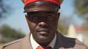 1884 erklärt Deutschland Namibia zu seiner Kolonie. Die Männer der Herero tragen Uniformen, die an den Widerstand gegen die deutschen Kolonisten im 20. Jahrhundert erinnern.