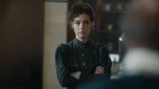 Winter Palace Staffel 1 Folge 5 Hört dem Personal aufmerksam zu: Manon Clavel als Rose Morel.