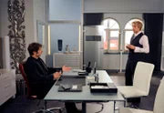 ARD ROTE ROSEN FOLGE 1087, Falk (Guido Broscheit, l.) unterbreitet Mick (Tobias Rosen, r.) ein attraktives Angebot.