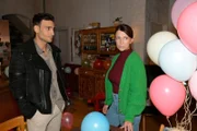 Als Lillys (Iris Mareike Steen) Überraschung für Nihat (Timur Ülker) platzt, ist Lilly schwer enttäuscht.