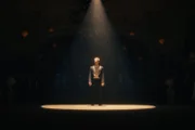 Winter Palace Staffel 1 Folge 5 Bereit für eine Solo-Show: Cyril Metzger als André Morel