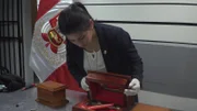 Jeden Tag kämpfen die Polizeibeamten am Flughafen in Peru gegen den Drogenhandel und andere Verbrechen.