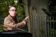 Eugen (Alexander Schubert) ist ratlos.