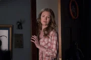 Mutter (Mireille Enos)