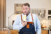 Wie kann ein Milkshake auf der ganzen Welt gleich schmecken? Produktentwickler Sebastian Lege weiß, wie das geht und entlarvt, was in den süßen Shakes des Foodgiganten steckt.