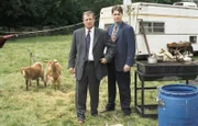 DCI Tom Barnaby (John Nettles, l.) und Sergeant Gavin Troy (Daniel Casey, r.) müssen im Umfeld des "Fahrenden Volks" ermitteln.