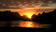 Ein Sonnenuntergang auf grönlandische Art.